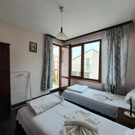 호텔 Lazur 라브다