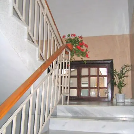 Lazur Hotel 2*