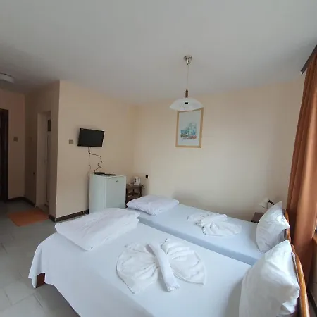 Hotel Lazur 2*