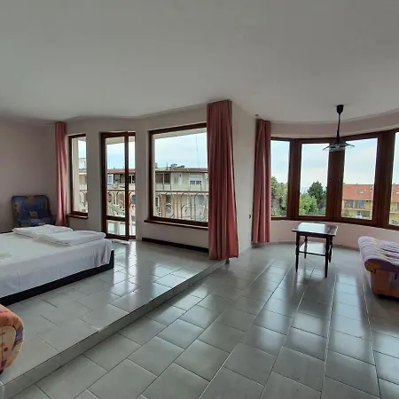 Hotel Lazur 2*