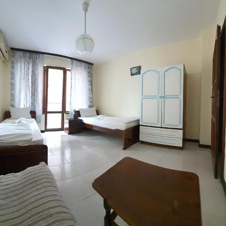 Hotel Lazur 2*