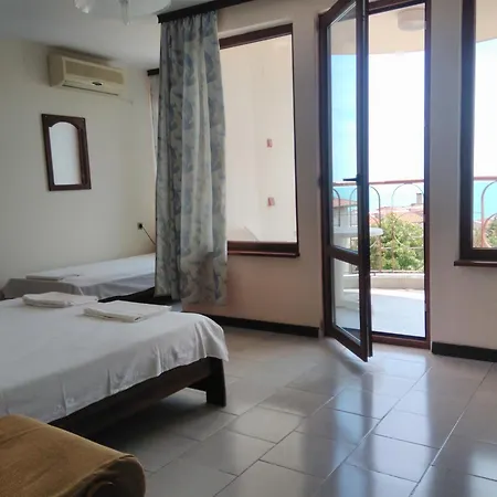 Lazur Hotel 2*