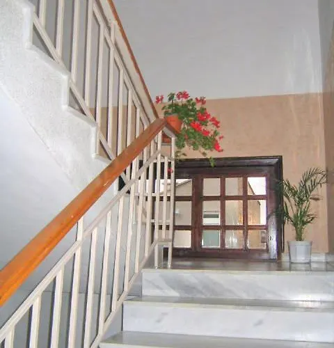 Lazur Ξενοδοχείο 2*