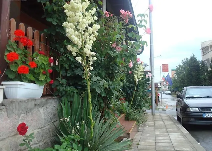 Lazur Ξενοδοχείο Ράβντα