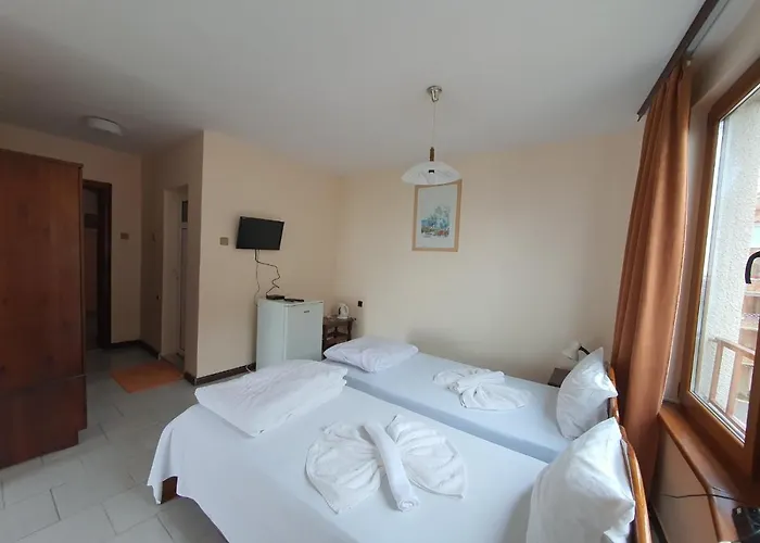 Ξενοδοχείο Lazur 2*