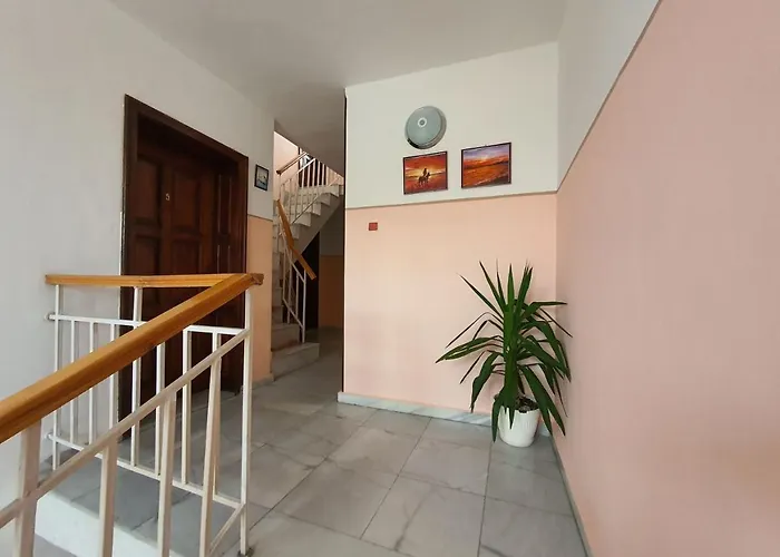 Ξενοδοχείο Lazur Ράβντα