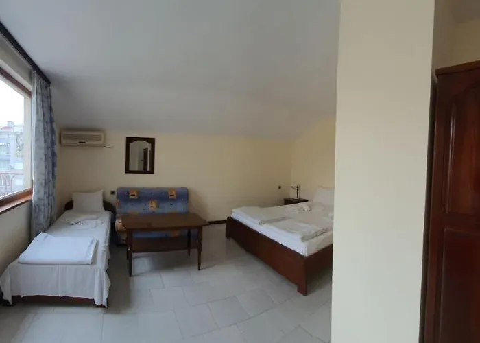 Ξενοδοχείο Lazur