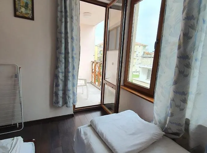 Lazur Ξενοδοχείο Ράβντα