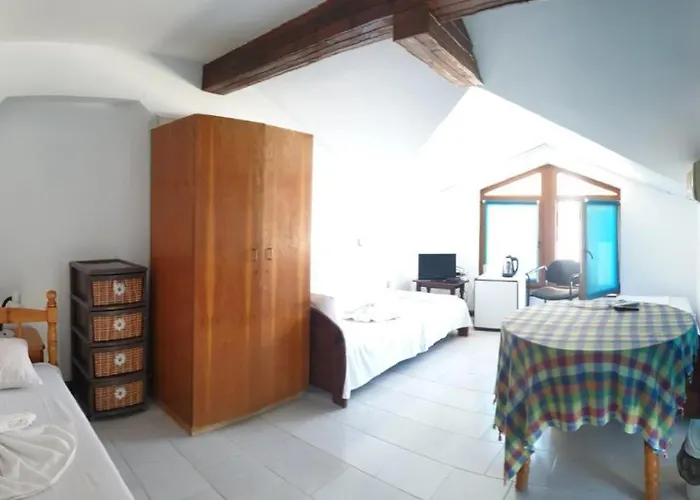 Lazur Ξενοδοχείο Ράβντα