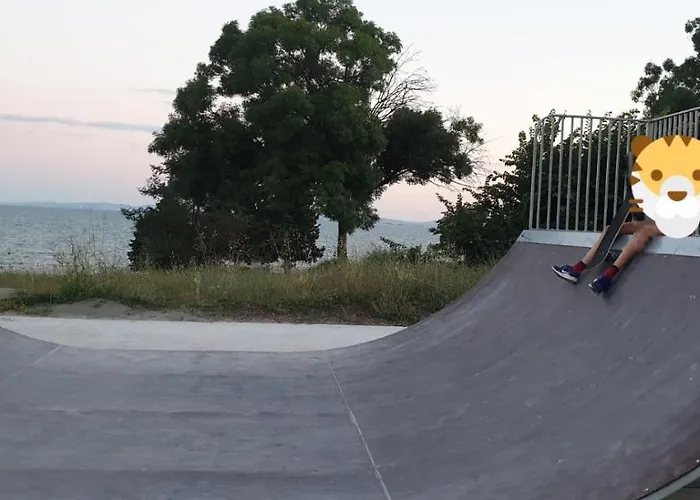 Ξενοδοχείο Lazur 2*