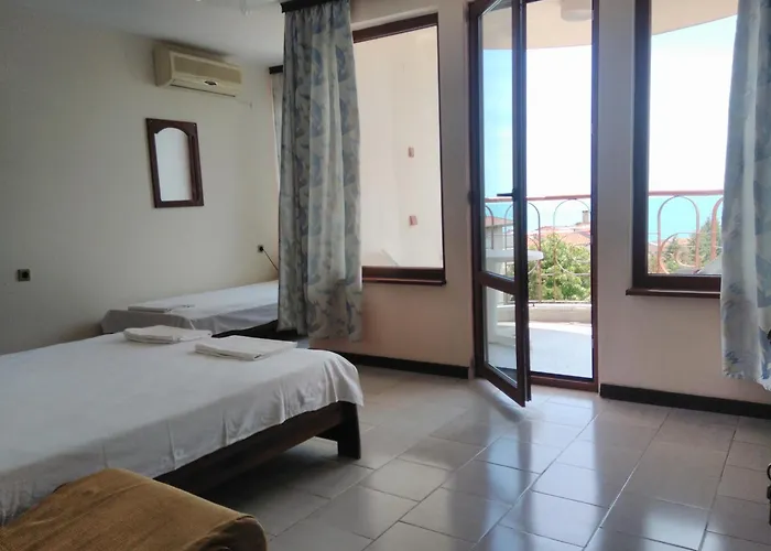 Lazur Ξενοδοχείο 2*